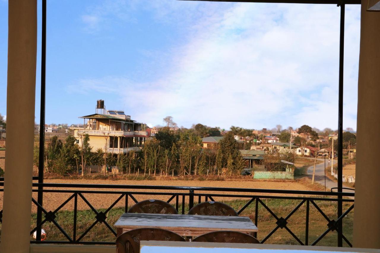 Hotel National Park Sauraha- Homely Stay And Peaceful Location With Jungle Safari Arrangements 외부 사진