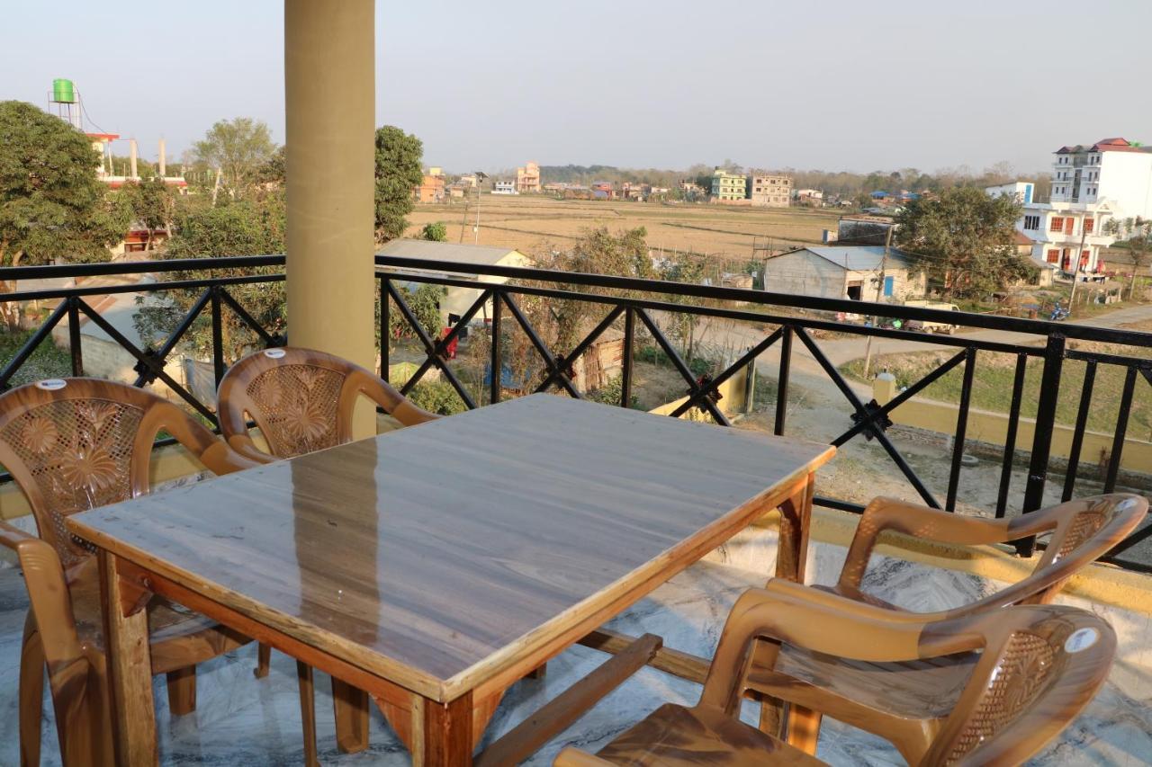 Hotel National Park Sauraha- Homely Stay And Peaceful Location With Jungle Safari Arrangements 외부 사진