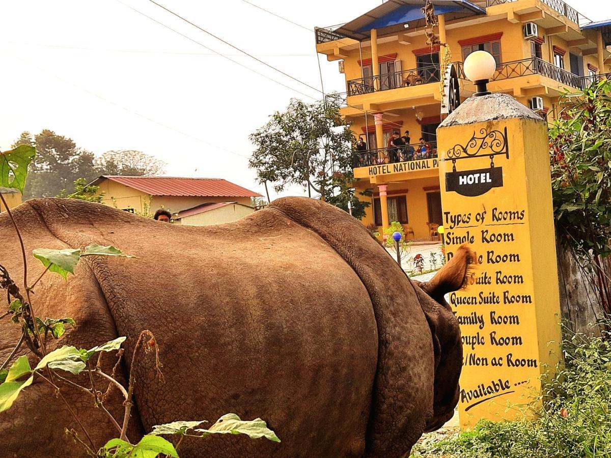 Hotel National Park Sauraha- Homely Stay And Peaceful Location With Jungle Safari Arrangements 외부 사진