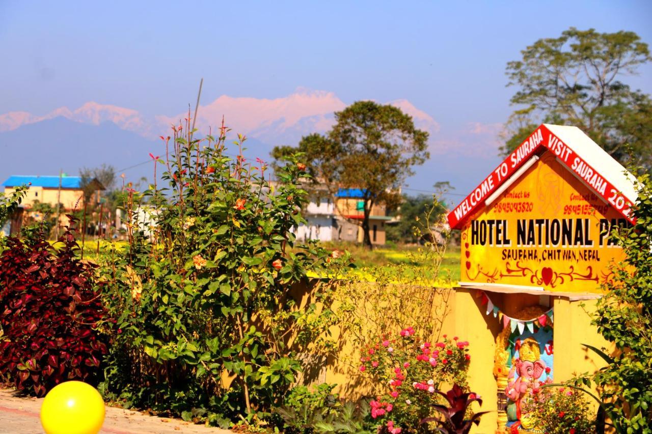 Hotel National Park Sauraha- Homely Stay And Peaceful Location With Jungle Safari Arrangements 외부 사진