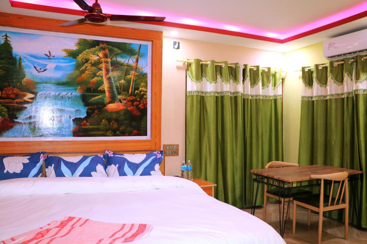 Hotel National Park Sauraha- Homely Stay And Peaceful Location With Jungle Safari Arrangements 외부 사진