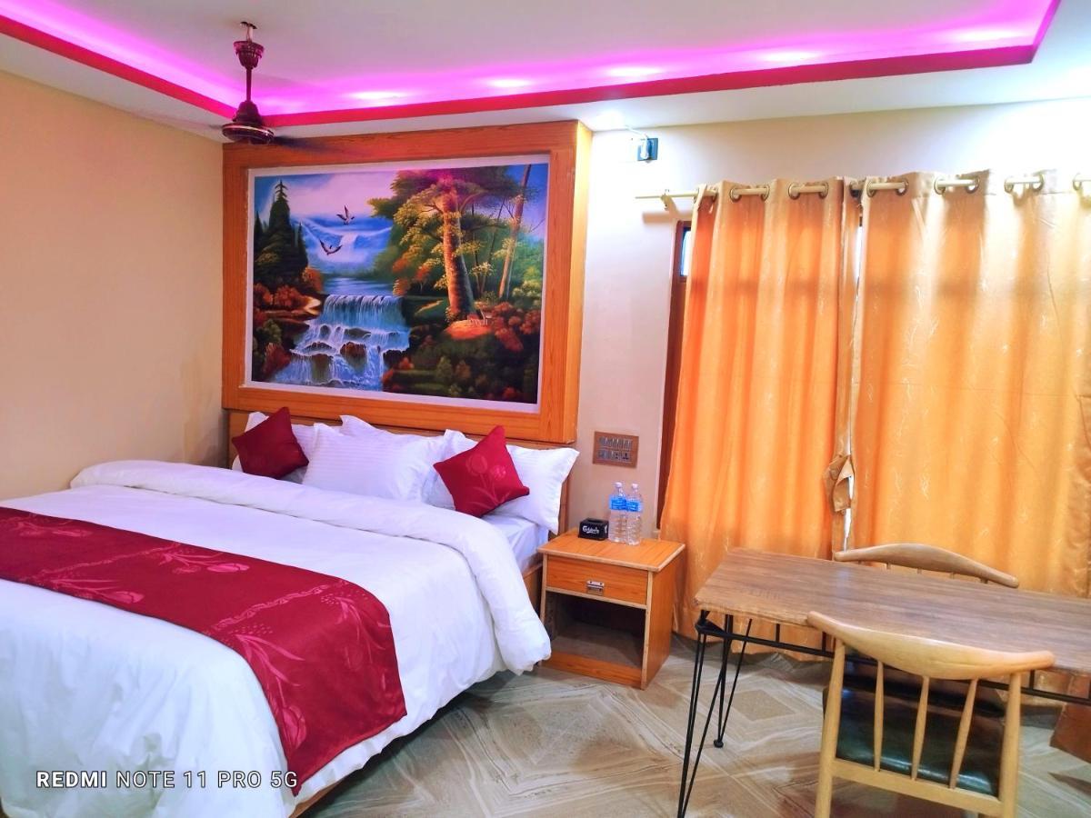 Hotel National Park Sauraha- Homely Stay And Peaceful Location With Jungle Safari Arrangements 외부 사진
