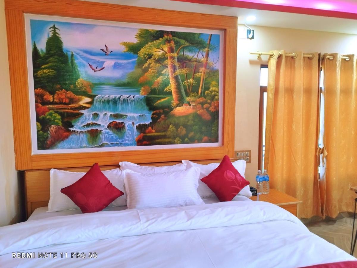 Hotel National Park Sauraha- Homely Stay And Peaceful Location With Jungle Safari Arrangements 외부 사진