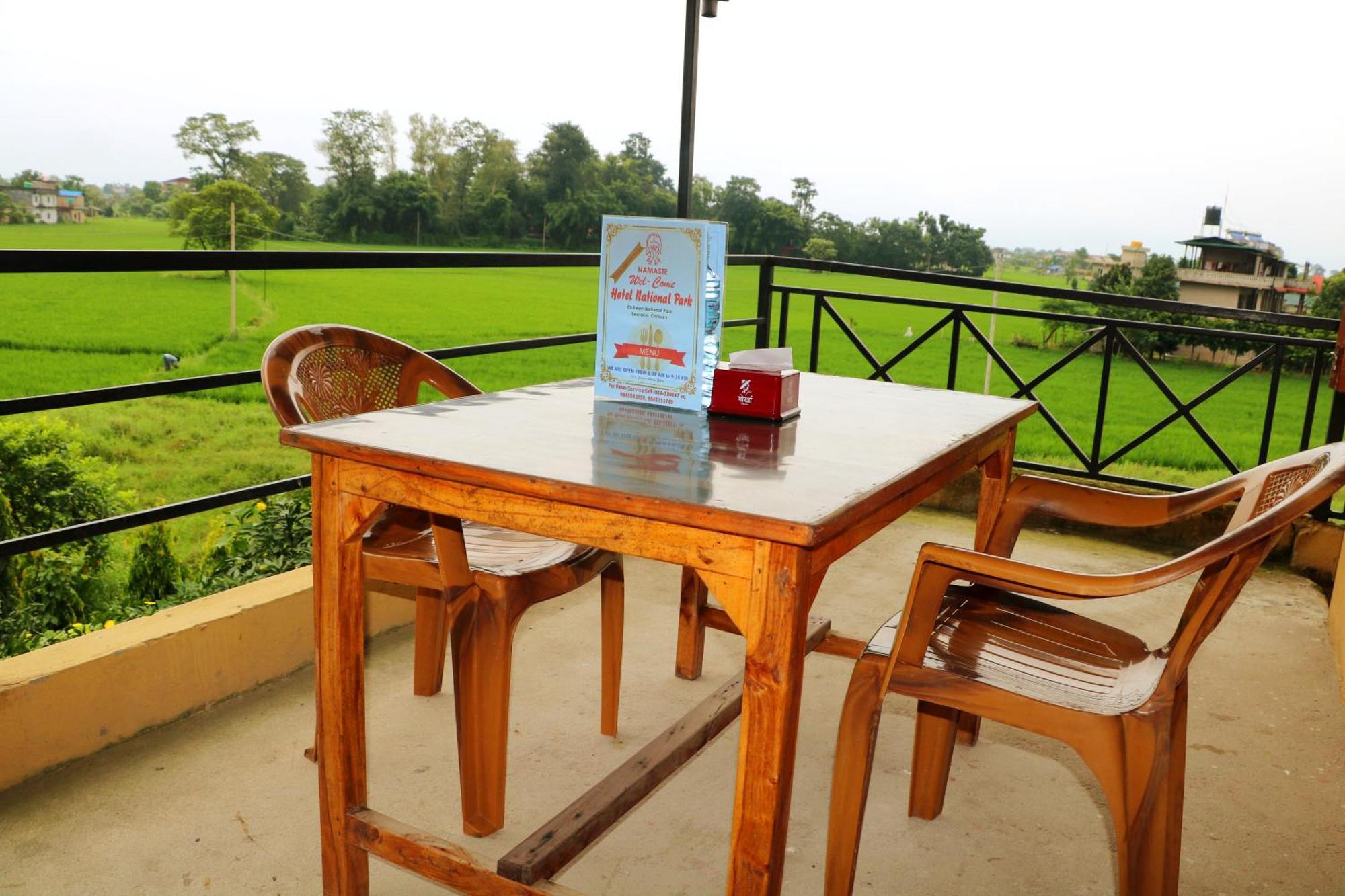 Hotel National Park Sauraha- Homely Stay And Peaceful Location With Jungle Safari Arrangements 외부 사진